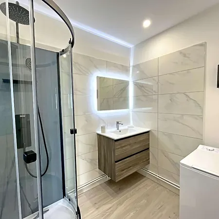 Superbe Duplex Proche Et Centre-ville - Fr-1-646-87 Apartment *